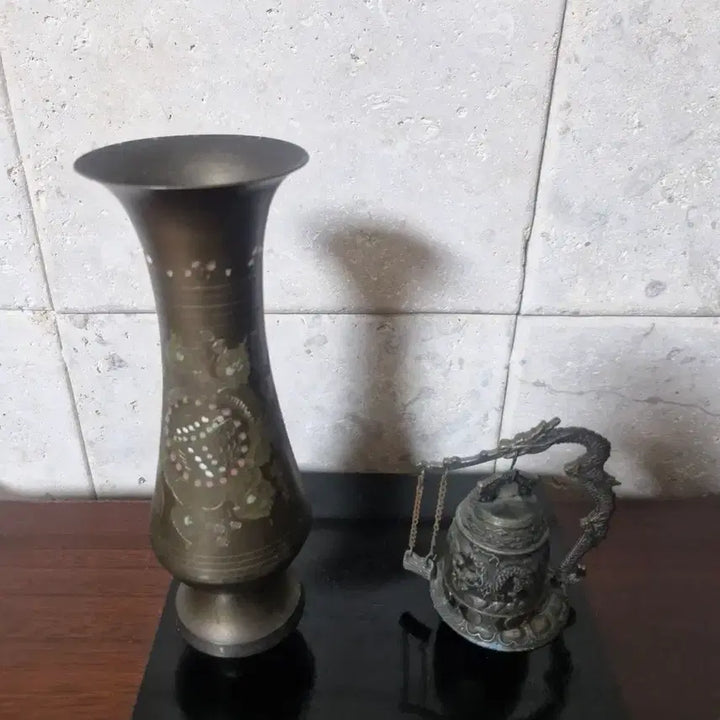 [BUNJANG] Vintage Brass Vase &amp; Bell Set / 동 화병 빈티지 동 재질 화병 &amp;동종 세트