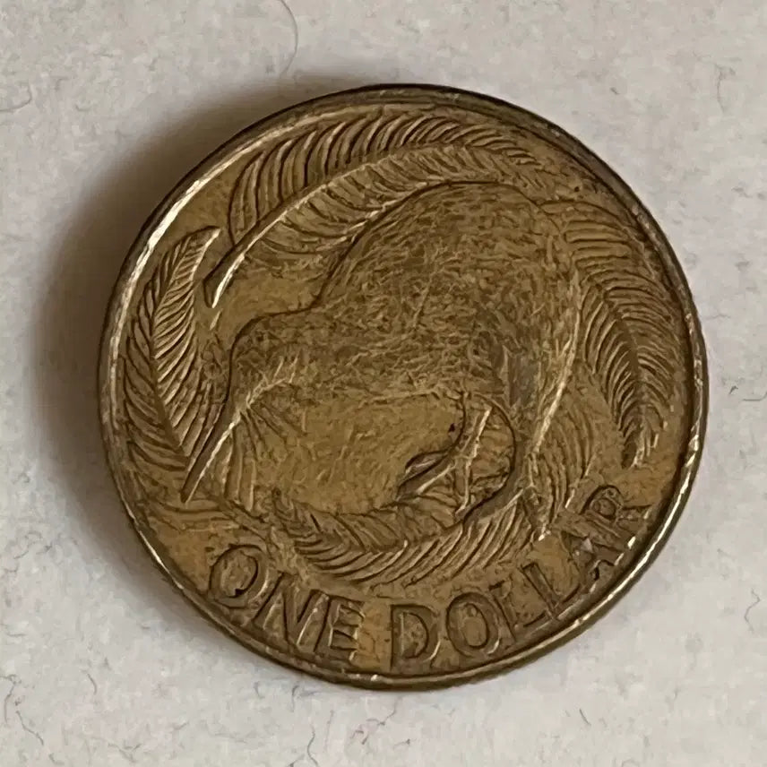 [BUNJANG] New Zealand Queen Elizabeth II 1 Dollar Coin 1990 / 뉴질랜드 엘리자베스 2세 여왕 1달러 1990년