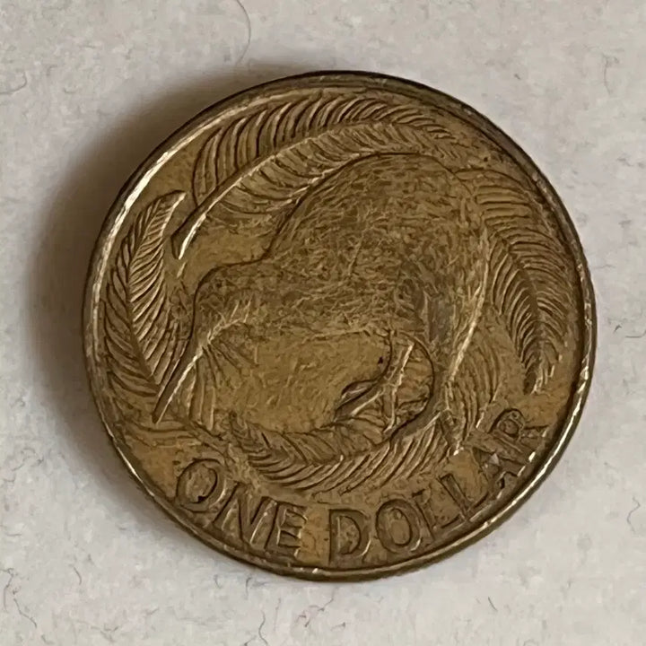 [BUNJANG] New Zealand Queen Elizabeth II 1 Dollar Coin 1990 / 뉴질랜드 엘리자베스 2세 여왕 1달러 1990년