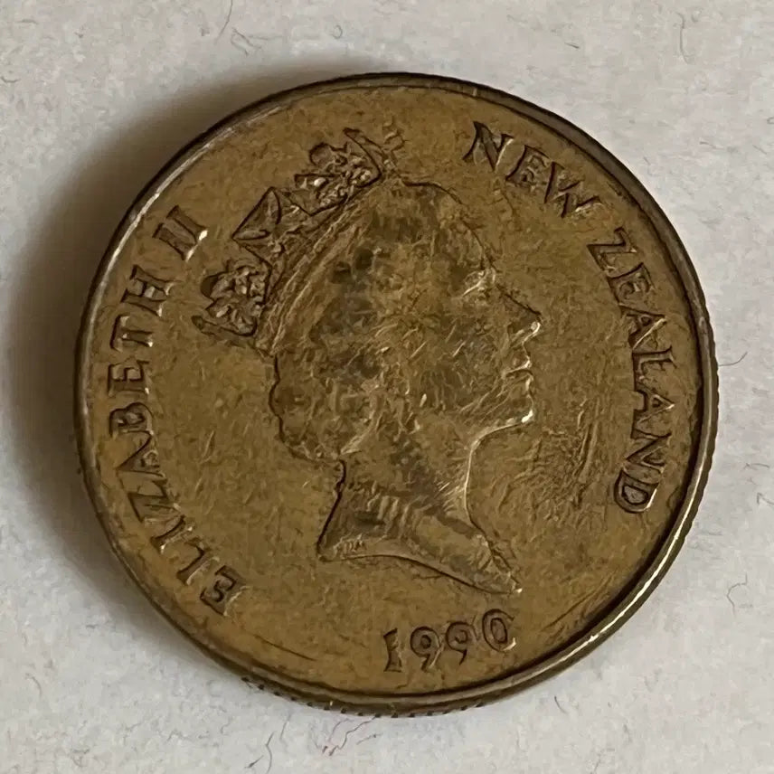 [BUNJANG] New Zealand Queen Elizabeth II 1 Dollar Coin 1990 / 뉴질랜드 엘리자베스 2세 여왕 1달러 1990년