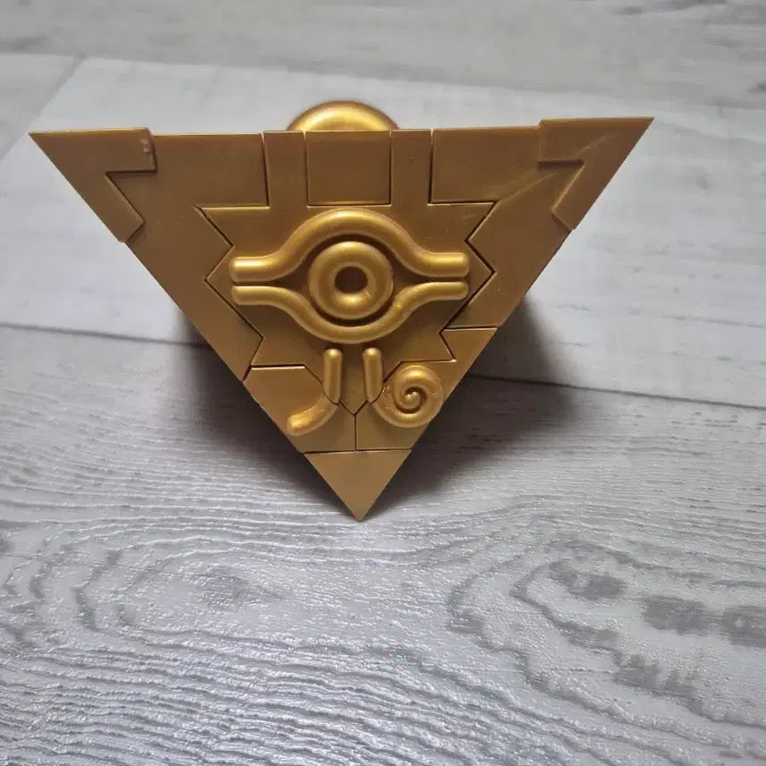 [BUNJANG] Yu-Gi-Oh! Millennium Puzzle Golden Cube Plastic Model Kit (Pre-Assembled) / 유희왕 밀레니엄 퍼즐 황금 큐브 프라모델 가조립