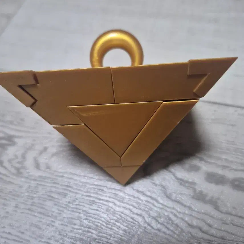 [BUNJANG] Yu-Gi-Oh! Millennium Puzzle Golden Cube Plastic Model Kit (Pre-Assembled) / 유희왕 밀레니엄 퍼즐 황금 큐브 프라모델 가조립