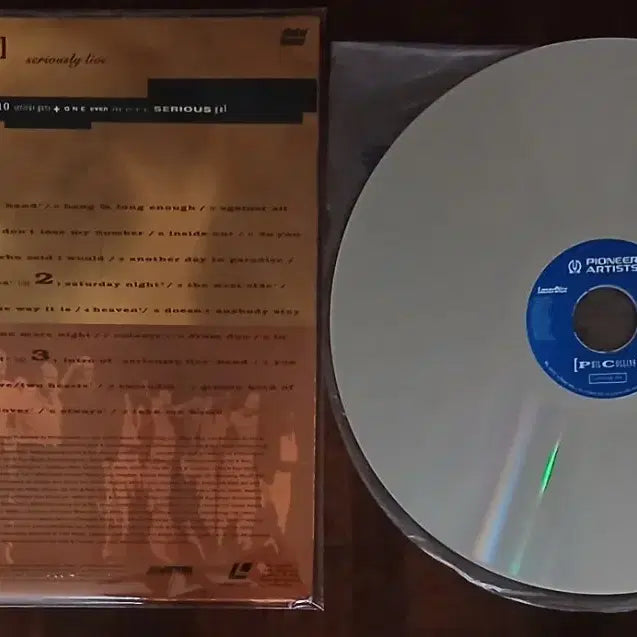 [BUNJANG] Phil Collins Seriously Live 2 Laserdiscs / 2장 필 콜린스 Seriously Live 레이저디스크