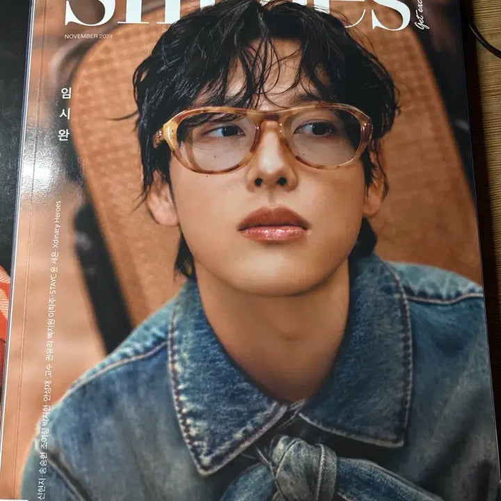 [BUNJANG] Singles Magazine November 2024 Issue Yim Si Wan Cover / 싱글즈 2024 11월호 임시완 커버 잡지