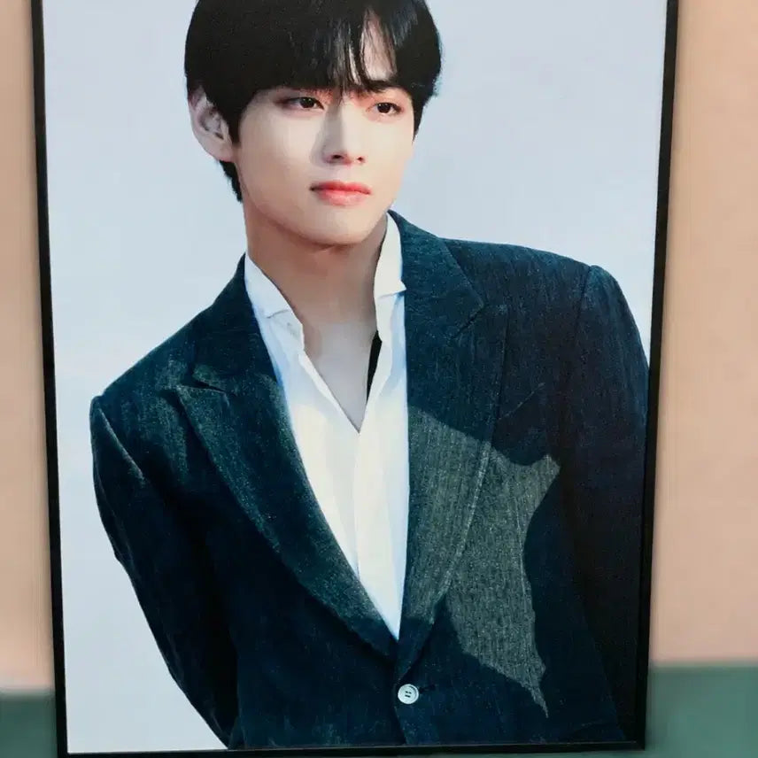 [BUNJANG] BTS V Taehyung A2 Frame / 방탄소년단 뷔 태형 a2 액자