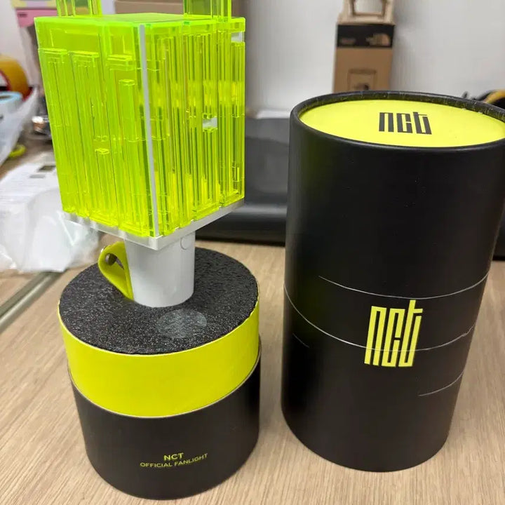 [BUNJANG] NCT Official Lightstick + Case Set (Old Version) / 새제품 NCT 공식 응원봉 + 케이스 풀셋 구버전 이제 못구함