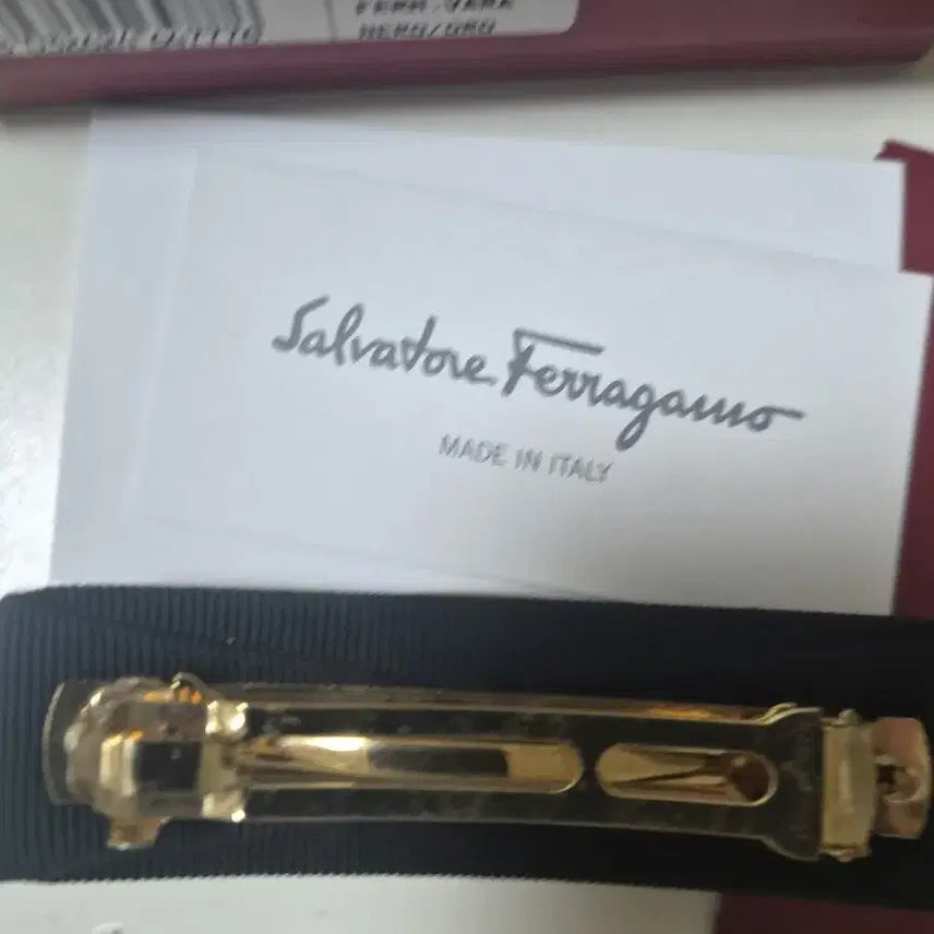 [BUNJANG] Salvatore Ferragamo Vara Ribbon Hair Clip Black Full Box / 페라가모 바라 리본 헤어핀블랙 풀박스