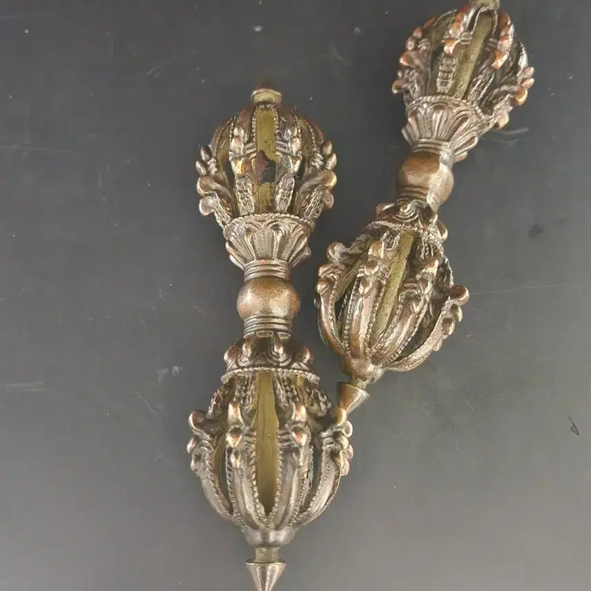 [BUNJANG] Chinese Ceramic Vajra Pestle (Symbolizing Destruction of Evil) / (급매)금강저 (악한 모던것을소멸)높이3.8cm길이14.6cm 중국도자기