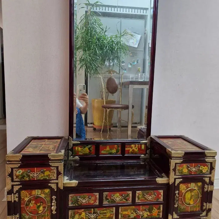 [BUNJANG] Han Chun-seop Intangible Cultural Heritage Huakjang Lacquer Chest of Drawers Dressing Table / 한춘섭 무형문화재 화각장 화장대 고가구