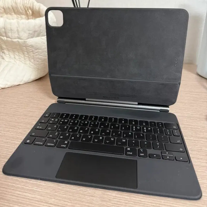 [BUNJANG] Apple Magic Keyboard for 11-inch iPad Pro/Air / 애플 매직키보드 11인치 프로/에어용