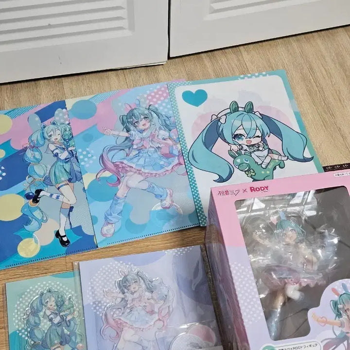 [BUNJANG] Hatsune Miku x Rody Collaboration Figure Set with Merchandise Bundle / 하츠네미쿠 x RODY 피규어 쿠지 + 굿즈 세트+피규어 일괄