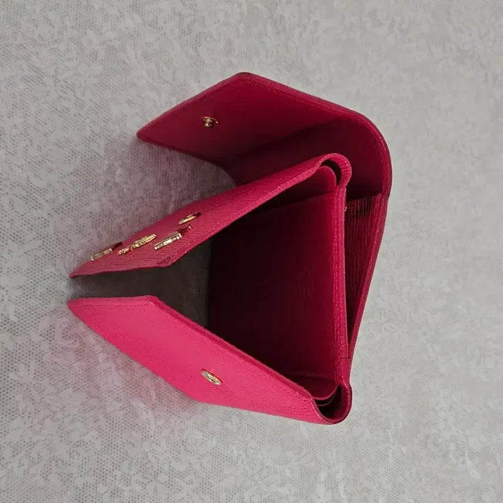 [BUNJANG] MCM Logo Charm Genuine Leather Compact Wallet / [정품] MCM 지갑 (SungJoo D&amp;D Inc.)
