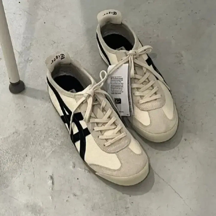 [BUNJANG] Onitsuka Tiger Mexico 66 Vintage Cream Black Sneakers (240) / 오니츠카타이거 멕시코66 빈티지 블랙 운동화.스니커즈(240)