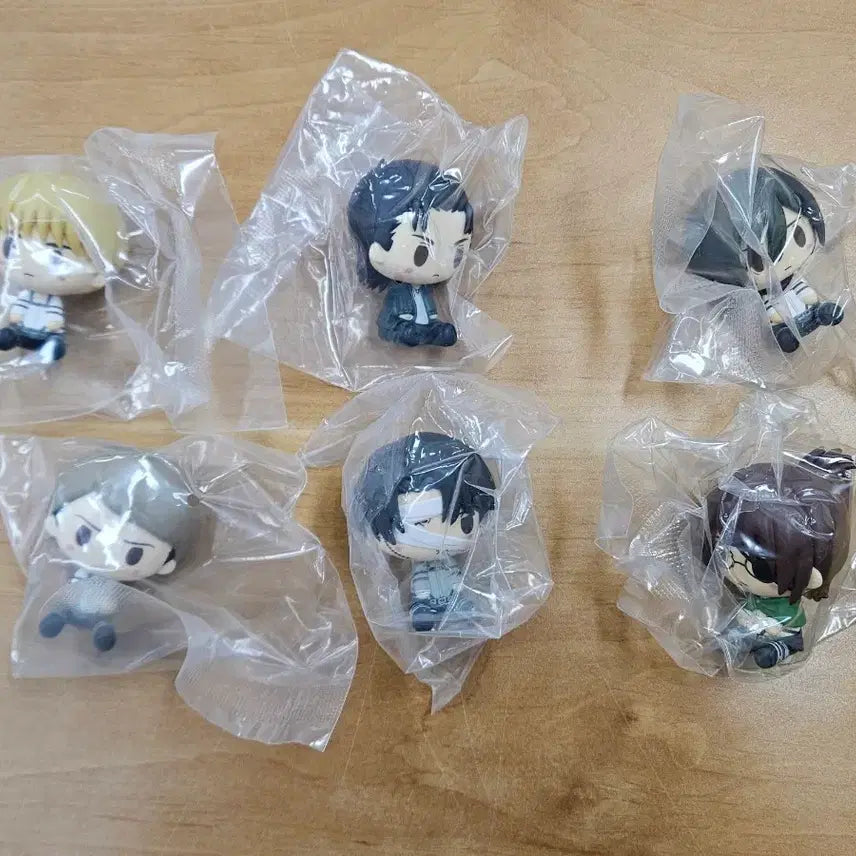 [BUNJANG] Attack on Titan Choco-Noko Figures Bundle Set (6 pcs, Sealed) / 진격의거인 쿠지 H상 초코노코 6개 일괄(미개봉)