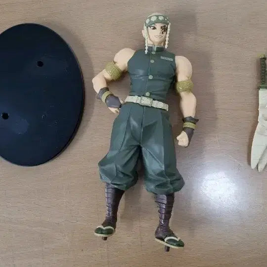 [BUNJANG] Demon Slayer Tengen Uzui Figure (Opened) / 귀멸의 칼날 우즈이 텐겐 피규어ㅡ개봉품