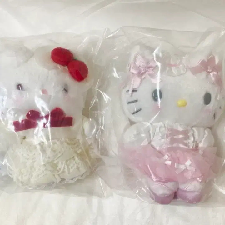 [BUNJANG] Sanrio Hello Kitty Shortcake Ballerina Mascot Keychain (Sealed) / 키티 쇼트케이크 마스코트 발레리나 마스코트 키링인형 미개봉