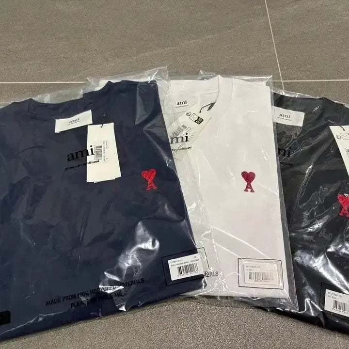 [BUNJANG] Ami Regular Fit T-Shirt / (무료배송/QR인증 정품) 아미 반팔티 화이트/블랙/네이비