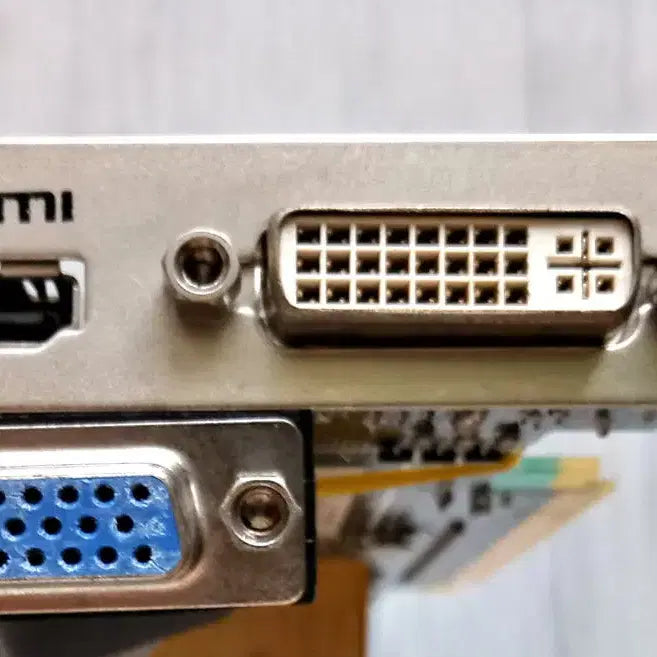 [BUNJANG] Samsung NVIDIA GeForce GT210 512MB LP Graphics Card / LP형 GT210 512MB NVIDIA GeForce삼성 그래픽카드