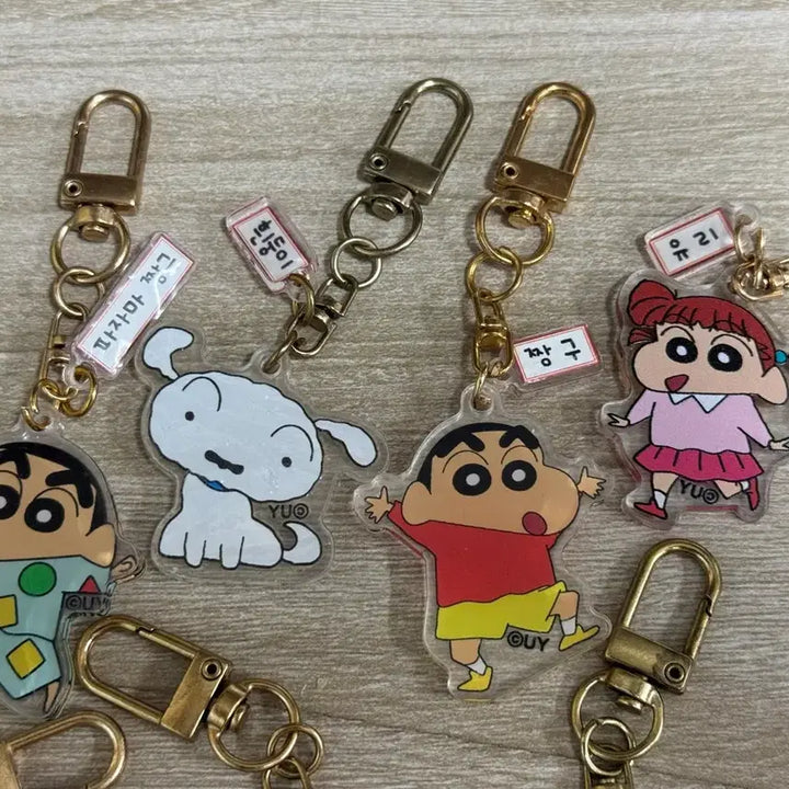 [BUNJANG] Crayon Shin-chan Acrylic Keychain Set (8 Pieces) / 짱구 캐릭터 키링 (짱구/흰둥이/유리/초코비) 8개
