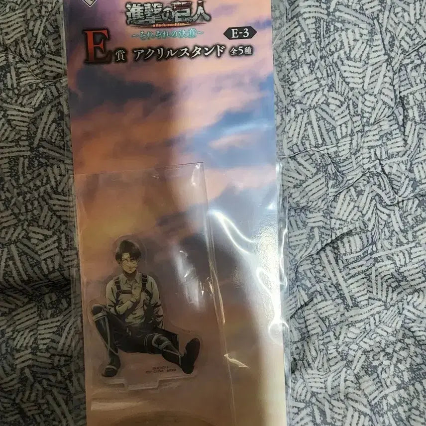 [BUNJANG] Levi Ackerman Acrylic Stand (Sealed) / 리바이 아크릴 스탠드(미개봉)
