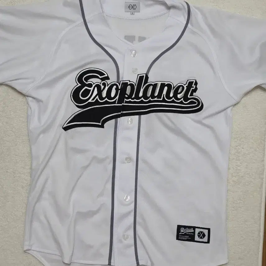 [BUNJANG] Xiumin Uniform Shirt (Size M) / 시우민 유니폼 셔츠 M사이즈