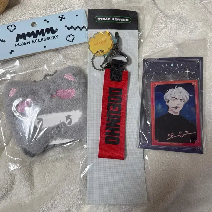 [BUNJANG] PLAVE Yookyeoreum Eunho Strap, Hat, and Acrylic Card (Sealed) / 미개봉) 플레이브 육여름 은호 스트랩