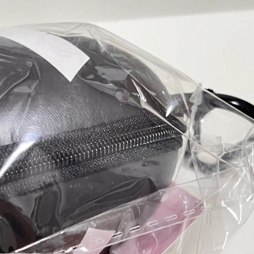 [BUNJANG] Character x Egg Guardian Hard Pouch / 캐릭캐릭체인지 x알 수호알 하드 파우치