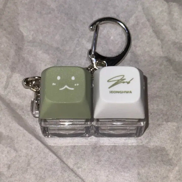 [BUNJANG] ATEEZ BRMUD Seonghwa Keycap Keyring Clicker / 에이티즈 ATEEZ 비알머드 BRMUD 키캡 키링 클리커 성화