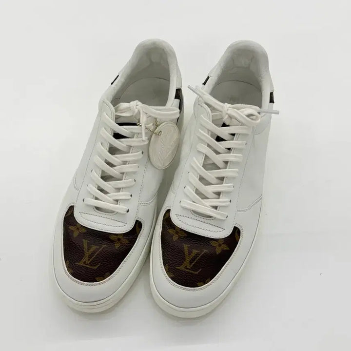 [BUNJANG] Louis Vuitton Rivoli Sneakers Size 6 / { 6 } 루이비통 리볼리 스니커즈