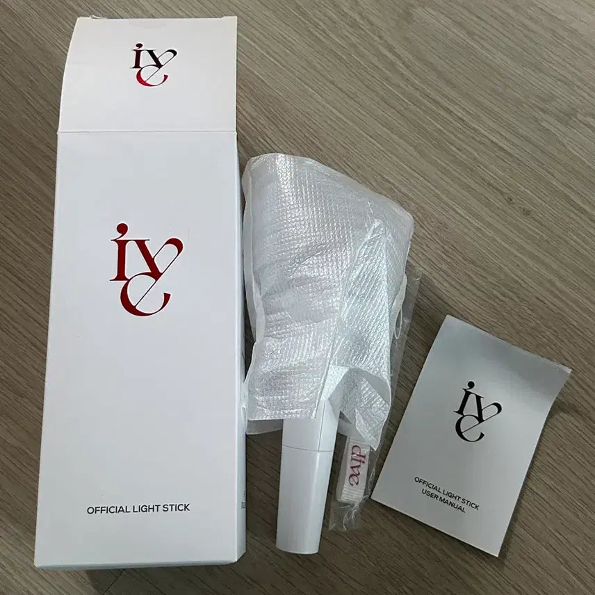 [BUNJANG] IVE 1st Generation Official Light Stick Ver.1 / 아이브 1기 응원봉 ver.1