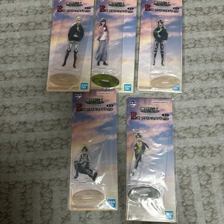 [BUNJANG] Attack on Titan Acrylic Stand Set (5 Types) / 진격의 거인 아크릴 스탠드 (5종)