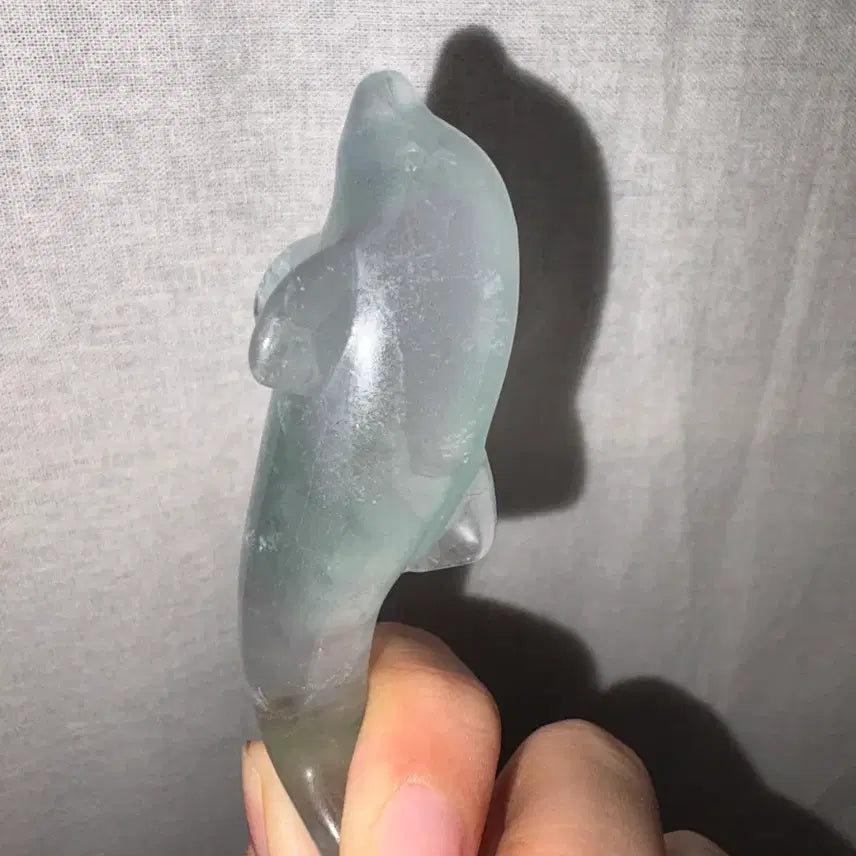 [BUNJANG] Natural Fluorite Dolphin Carving - Apple Blue Green / [천연원석] 플루오라이트 돌고래 카빙 - 애플 블루그린