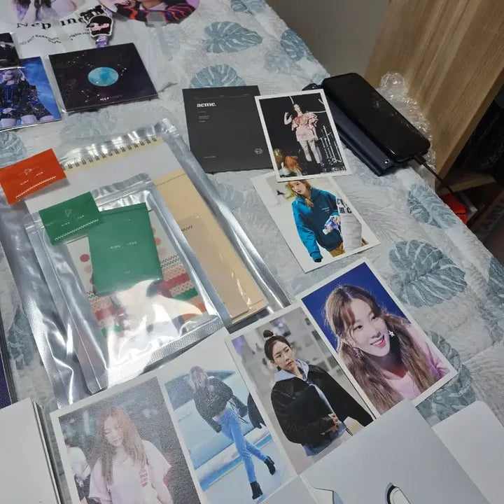 [BUNJANG] Taeyeon Photobook (CD) Bundle Set / 태연  포토북 (CD) 굿즈 포토카드 캘린더 등 일괄