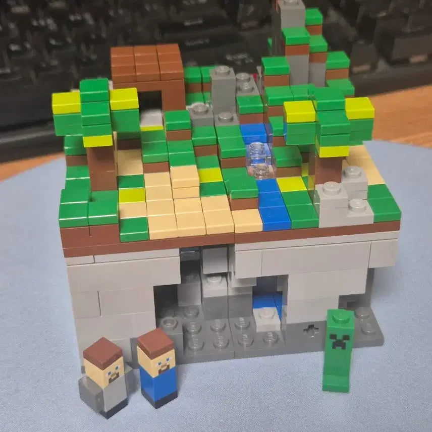 [BUNJANG] LEGO Minecraft Micro World 21102 / 레고마인크래프트 마이크로월드 21102