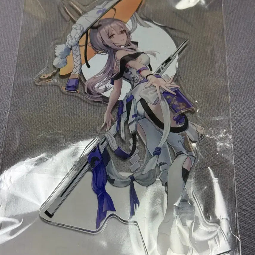 [BUNJANG] N Choice Black Maiden &amp; Crimson Maiden Goods Acrylic Stand &amp; Metal Badge Bundle / 니케 홍련 흑련 굿즈 팝니다 직12 월요일 부터는 개별만 판매