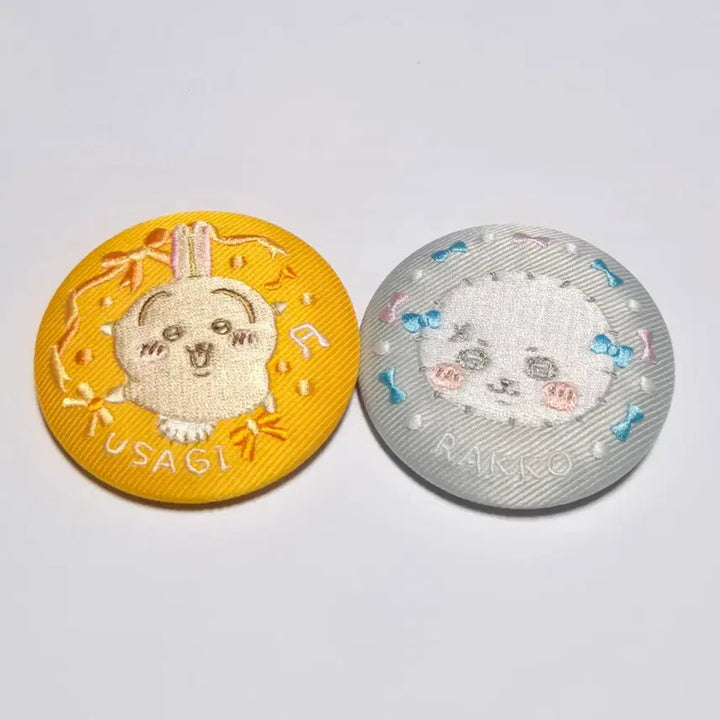 [BUNJANG] Chiikawa Usagi &amp; Rakko Embroidered Badge Set (2 Types) / 치이카와 우사기 자수 뱃지