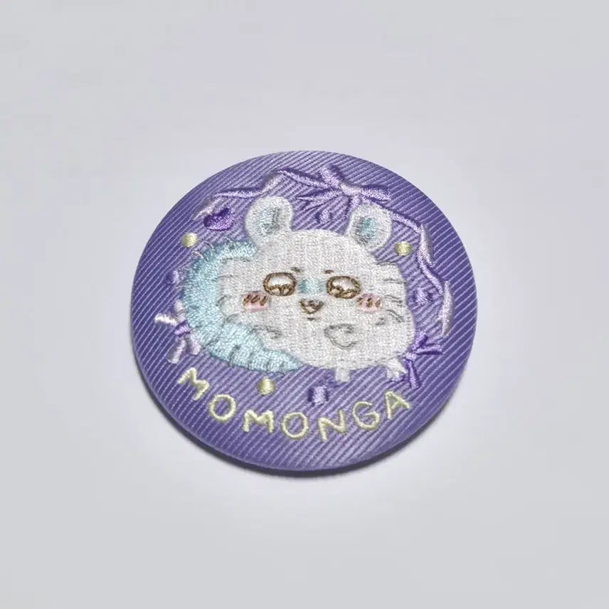 [BUNJANG] Cheekawaii Momonga Embroidered Badge / 치이카와 모몽가 자수 뱃지