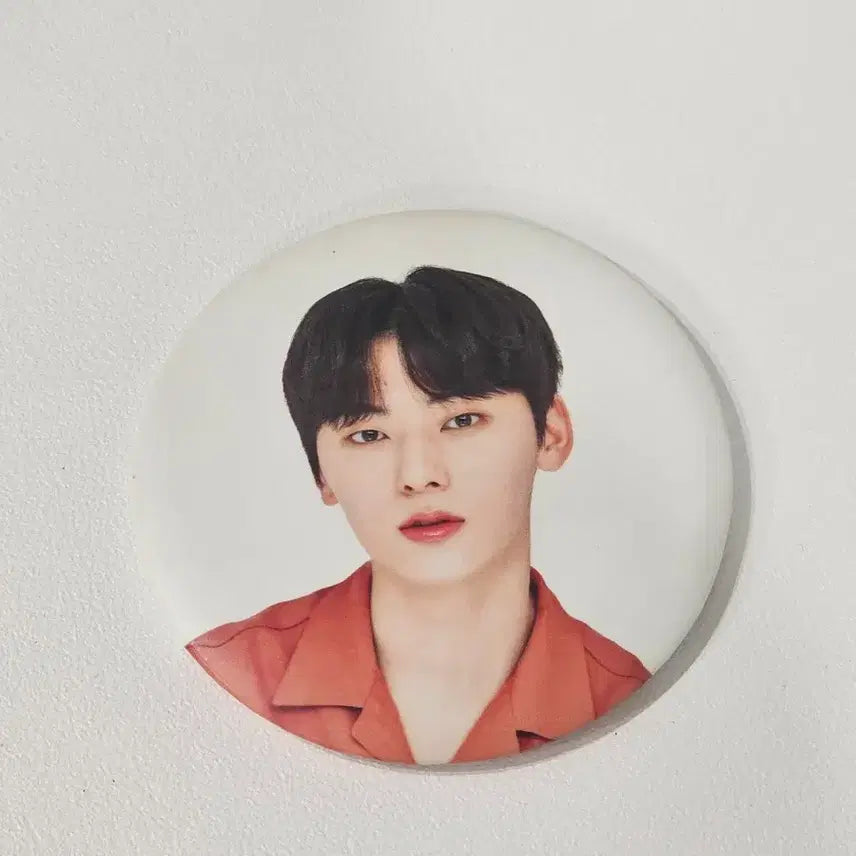 [BUNJANG] Innisfree Hwang Minhyun Mirror / 이니스프리 뉴이스트 워너원 황민현 손거울