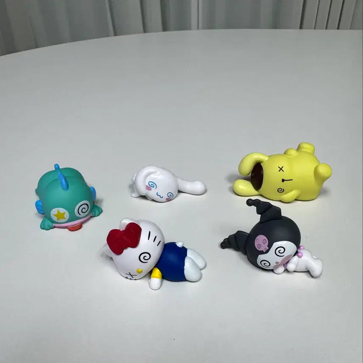 [BUNJANG] Sanrio Characters Dazed &amp; Confused Gacha Figures 5-Piece Bundle Set / 산리오 떡실신 (바탄큐) 꽈당 가챠 피규어 5종 일괄판매
