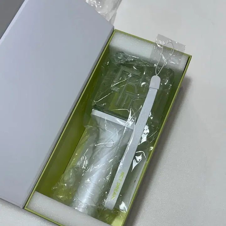 [BUNJANG] NCT DREAM Official Light Stick (New, Unused) / 엔시티 드림 응원봉 (새거, 미사용)