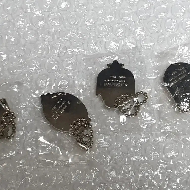 [BUNJANG] Hunter x Hunter Kurapika Visual Metal Keychain Set (4 pcs, Vintage Gacha) / 헌터헌터 크라피카 비주얼 메탈 키링 고전 가챠 4개 일괄 헌터 헌터