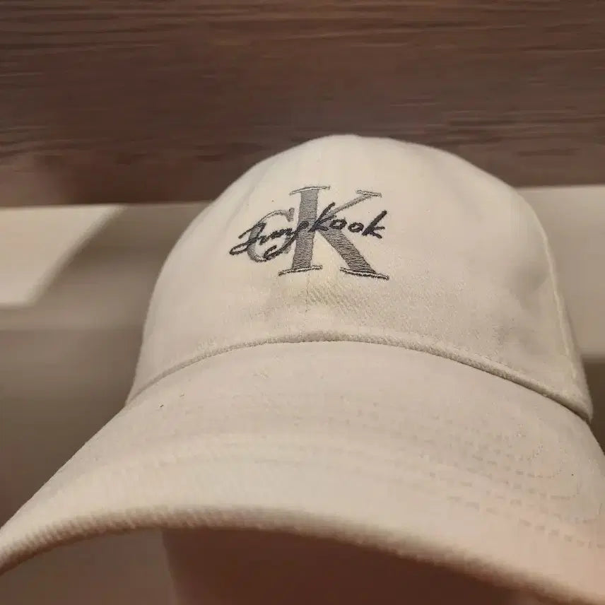 [SOLD OUT] 캘빈크라인X 정국 모자  미개봉 블랙에 가까움성수오늘 구입