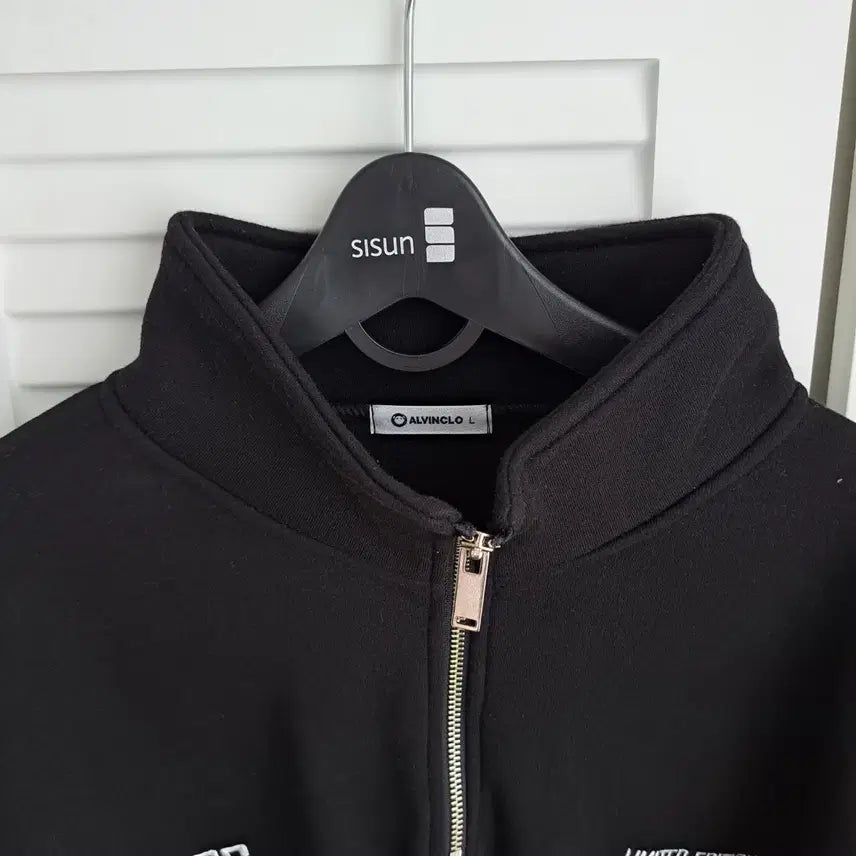 [BUNJANG] Black Half-Neck Wide Sweatshirt / 블랙 하프넥 와이드맨투맨 100