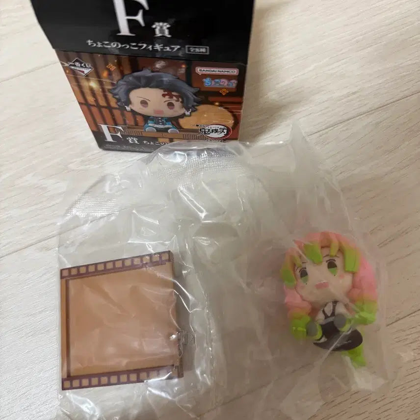 [BUNJANG] Kimetsu no Yaiba Mitsuri Chokonoko Figure (Sealed) / 미개봉)귀멸의칼날 미츠리 초코노코 언니의 원수 F상