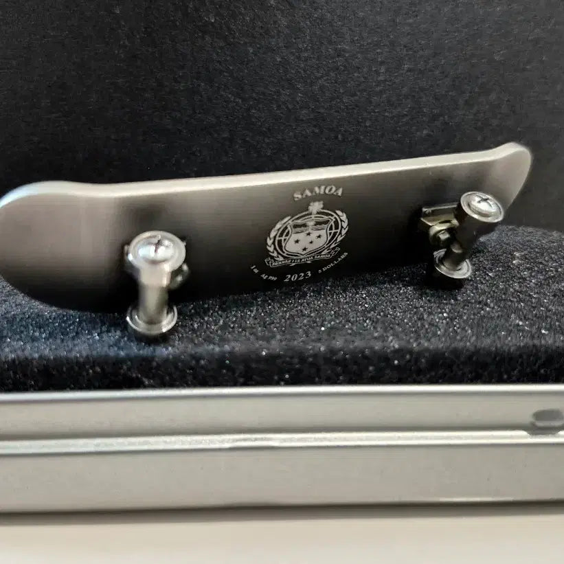 [BUNJANG] Limited Edition 1999 Skateboard 3D Silver Coin 1 oz / 1999개 한정판) 스케이트보드 3D 은화 1온스