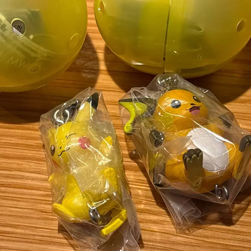 [BUNJANG] Pokemon Hanging Connector Gacha Set - Raichu &amp; Pikachu / 일괄)포켓몬 대롱대롱 연결가챠 라이츄 피카츄