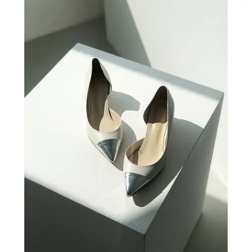 [BUNJANG] Blanc Chou Half Moon White Silver Side Open Heels / 블랑쇼 하프문  220 화이트실버 사이드오픈