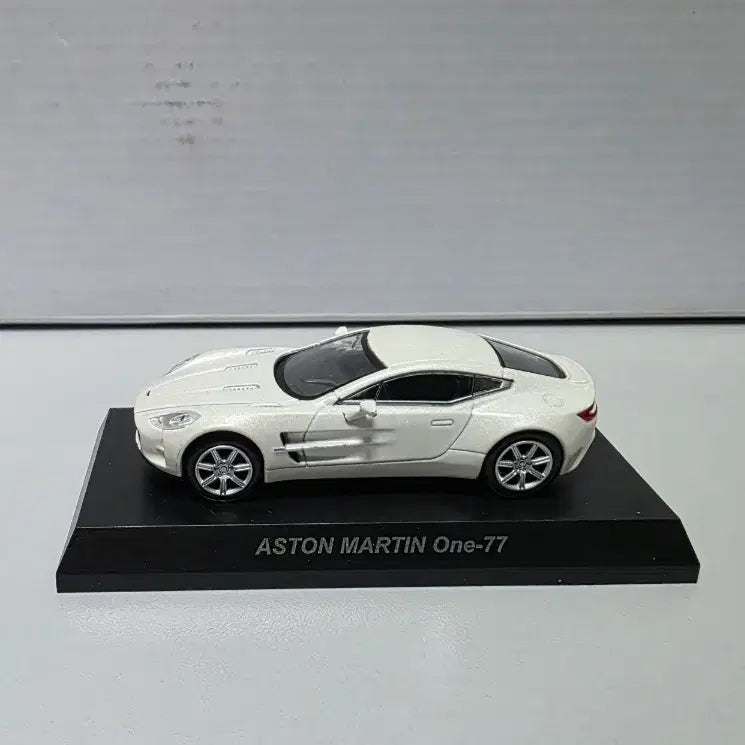 [BUNJANG] Kyosho 1/64 Aston Martin ONE-77 Diecast Model / 할인 1/64 다이캐스트 교쇼 에스턴마틴  ONE 77