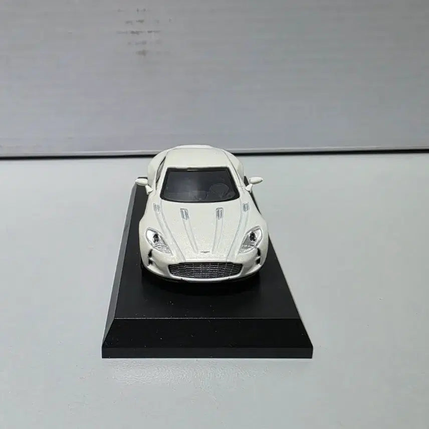 [BUNJANG] Kyosho 1/64 Aston Martin ONE-77 Diecast Model / 할인 1/64 다이캐스트 교쇼 에스턴마틴  ONE 77
