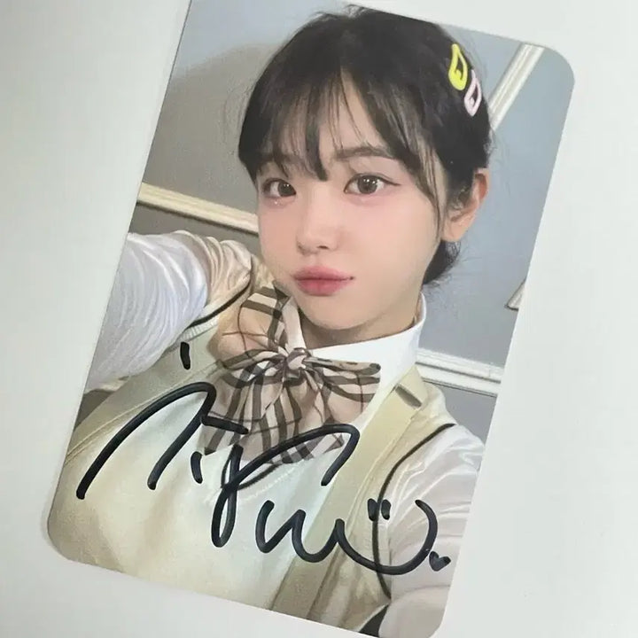 [BUNJANG] QWER CHODAN "Gominjungdok" Lucky Draw Signed Photocard / QWER 쵸단 고민중독 당첨자포카 팝니다 싸인 포카 폴라